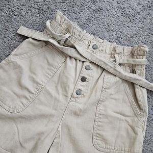 ⭐️4/$10-Beige High-Waisted Button-Up Shorts
